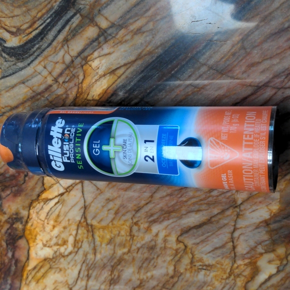 GILLETTE Fusion ProGlide Sensitive 2 in 1 Shave Gel - Picture 1 of 1